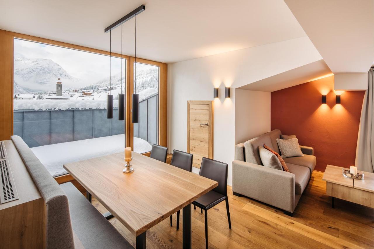 לך אם ארלברג Fernsicht Alpen-Apartments מראה חיצוני תמונה